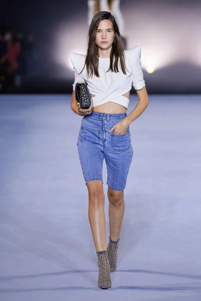 Look 70